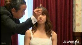 吉沢明歩が催眠術によって勃起したチ〇ポを観るだけでイってしまう