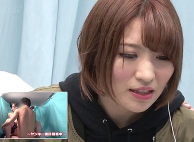 「マジなんなのあいつ....」AV女優に誘惑された彼氏が目の前で浮気！悲しみに暮れる彼女をスタッフが慰めSEXしちゃう♥