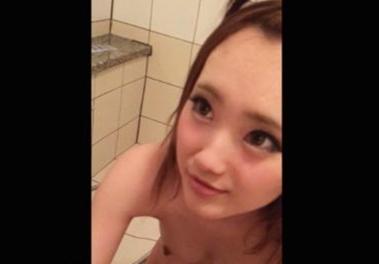 【個人撮影】美巨乳なロリギャルをお風呂場でフェラから顔射♥その後にベッドでパイパンマ◯コに膣内射精しちゃいます