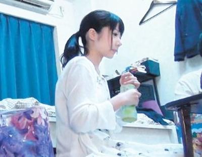 幼児体型のロリ美少女をヤリ部屋にお持ち帰り♥ゲームの流れから無理矢理SEXに持ち込むと可愛い喘ぎ声がたまりません