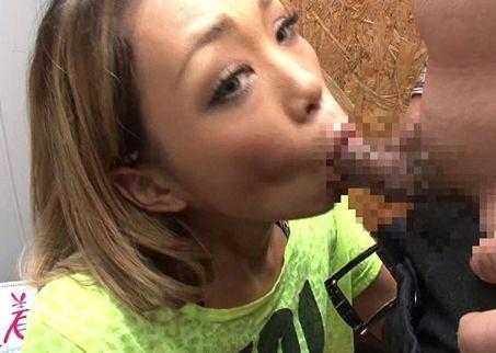 ★チ◯ポ選定★フェラ抜き＆ごっくんしながら気に入ったチ◯ポとSEXしちゃう♥ビッチギャルの濃厚ジュポフェラが最高すぎる