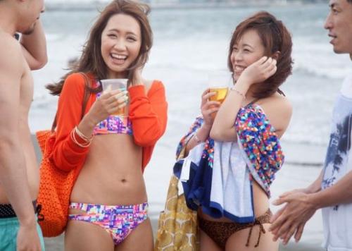 ★素人ナンパ★開放的な気分になっている水着ギャルたちをナンパして即ハメ♥ガバガバマ◯コで乱交しちゃいます