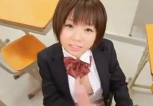 【紗倉まな×制服SEX】「変態チ◯ポが凄く大きくなってるね♥」ムッチリ美尻をバックから犯して手コキで口内発射します