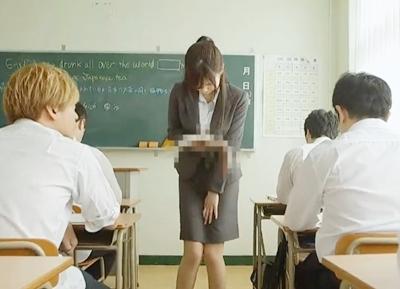 ★奴隷教師★授業中にリモバイ仕込まれてガクガク痙攣が止まらない！！不良生徒たちに囲まれて残酷すぎる輪姦に理性崩壊♥