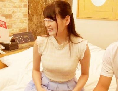 【モニタリング】若い男女の友達同士でラブホ1泊♥巨乳おっぱいが気になって男の理性が崩壊して、連続で膣内射精しちゃいます