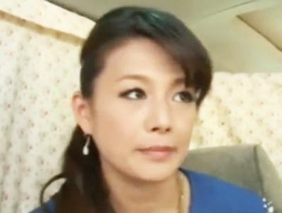 【熟女ナンパ】脚ほっそ！！ビックリするスレンダーボディー＆ハリのあるおっぱいをしている人妻！喘ぎ声もエロくて中出しします