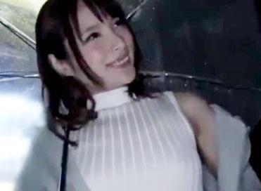 「１万円でしよ♥」立ちんぼしているお姉さんを発見！３万円以上の価値がある巨乳ボディーを見せつけて中出ししちゃった♥