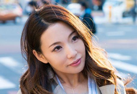 【セレブ熟女】「私、もうおばさんですよ♥」奇跡の42歳の美人人妻をGET！！マ◯コは旦那のためにパイパンにしちゃってます