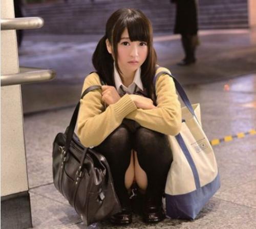 【家出ロリ美少女×中出し】「助けてくださいぃぃ♥」可愛いTバックパンティーをしたロリ美少女がオヤジに好き勝手ヤラれ中出し