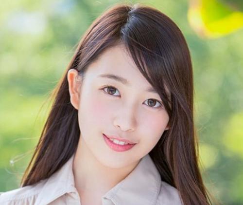 【新人AVデビュー×18歳】「気持ちィィですぅぅ♥」透き通ったボディーと美巨乳がプルプル揺れるSEXが最高に可愛い！