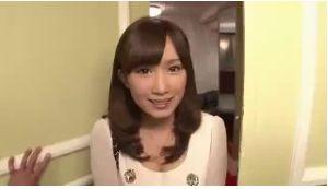 小島みなみが即尺から顔射SEXしちゃう淫乱っぷり
