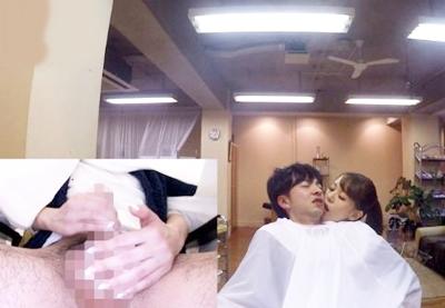 巨乳痴女が後ろからベロチュー＆耳舐めをしながら手コキをするのが最高にエロい♥玉を触りながらシコシコして大量射精