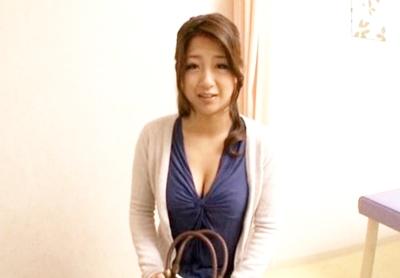 ★鈴木さとみ★家計を支えるためにソープデビューした巨乳人妻♥恥ずかしそうにケツの穴を晒すが、絶品のフェラテクがエロすぎ