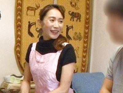 「私、もうおばさんよ～♥」レンタル五十路おばさんが若い男に誘惑されて、心を躍らせながらハメちゃいます