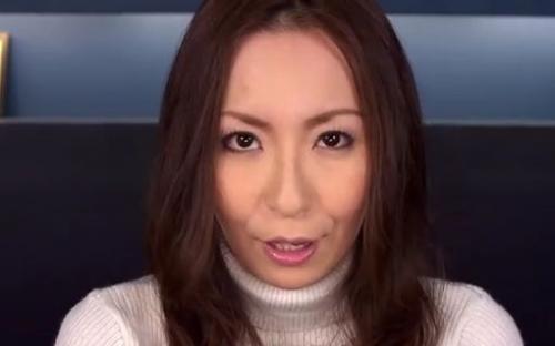 超美人な熟女がローターオナニーで悶絶しまくってイッちゃいます