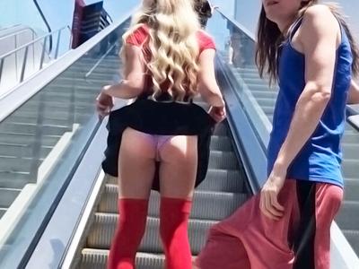 【外国人】ヌードモデルの金髪白人女優が大暴走!!デカマラをしゃぶりながらバックから突かれ声出しまくりｗｗｗ