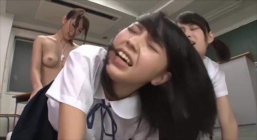 『イラマチオ』巨根から吹き出す大量精子で美少女たちが全身顔までザーメンまみれ、ふたなりち○ぽのカイカンが100パーセントの女を支配する、！