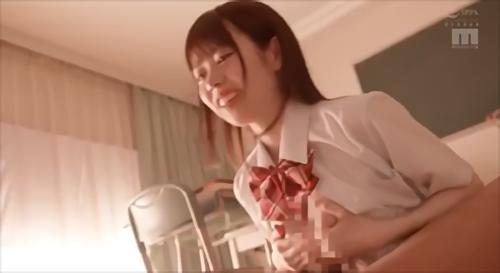 『女子校生』けど、ハンサムボーイ金持ちヤリチンな先輩がさくらの巨乳に目を付け強引に自分の女にしてしまった、最悪だ…、教室でイチャつきH、スク水！