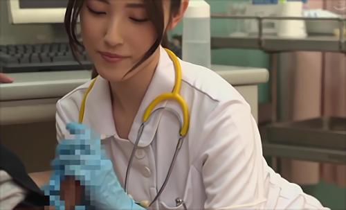 『デカ尻』長期の入院生活のため、そんな透けたパンツに余裕で勃起してしまう、クリーニング中に息子が反応する、白衣の天使たちに、溜まった濃いザー！