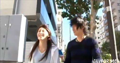『女子校生』その可憐な少女をいつものことながら狙っている男たち。日々高まる汚れた欲求を制御できず悶え苦しむ男たちは。ついに現実逃避の中で喜びに！