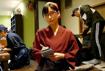 関西の居酒屋で見つけた可愛い店員がとんでもないド変態だった・・・