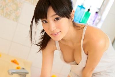 実の弟を誘惑して性教育するとんでもないグラビアアイドルお姉ちゃん！