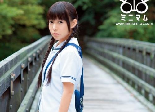 身長の低いミニマムロリ少女とガチ子作りセックスで中出ししまくる・・・