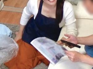 【家事代行】「なんですか、やめてください！！」ムチムチとした体が男心をくすぐってくる家政婦さんにカメラを向けて…