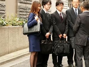 ＜出張先NTR＞昼間は強気な女上司をベッドの上で女にする寝取りセックス！出しても出しても勃起するペニスに人妻は・・・