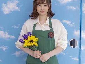 「週4で入ってたのが半分に…」バイト代が減って困っている激カワJDをMM号に連れ込みエッチなゲームにチャレンジさせる！！