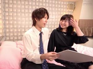【モニタリング】「ヤるの？」男女の友達がエロミッションに挑戦！！キスだけで赤面していた女性だが、あれよあれよと…