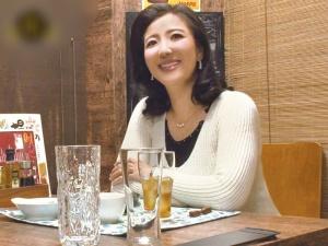 夫婦喧嘩でヤケ酒中の専業主婦をお持ち帰り！！ダンナへの当てつけで完熟ボディを明け渡し中出しまで許してしまう！！
