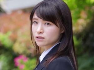 【人妻NTR】「夫の元に帰してください…」出張先での一夜、夜が明けてもなお求めてくる中年上司は「最後にもう1回」と…