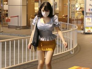 【お宅訪問企画】「チンチン触って待ってて♡」釣り鐘おっぱいがたまらない美女が素人男性相手にエロテクを見せつける！！