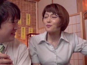＜女上司＞新人時代に好きになってしまった三岳さんと酔った勢いでホテルへ…それ以降2人は先輩後輩の関係以上に！！