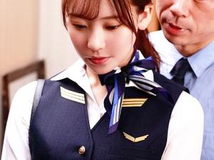 「こうでもしないと2人きりになれないからね…」仕組まれた相部屋宿泊！！美しい客室乗務員は無理やりそのカラダを犯されて…