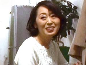 ＜家事代行＞「はぁ、、こういうコトになるとは、、」我を忘れて若者とのセックスに夢中になっちゃった56歳は急いで帰る！