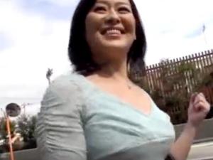 ＜初撮りおばさん＞「すごく緊張してます…」夜の営みに不満を抱える主婦がAV出演！若さみなぎるペニスに再び女を取り戻す