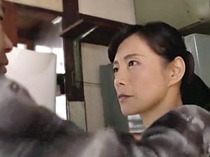 「母さんが悪いんだからな！！」知らずしらず実の息子を誘惑してしまっていた母はついにその熟れボディを襲われてしまい…