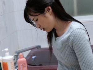 【嫁レイプ】「お義父さん…！？」無意識に身内を発情させてしまった美人妻はあろうことかゴム無しで犯されてしまう！！