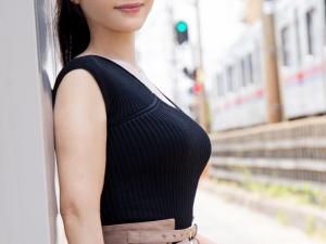 【素人熟女】黒髪清楚な働く人妻は「人に見られたい」変態願望の持ち主！！年の割にキープしたスタイルを他人に捧げる！！