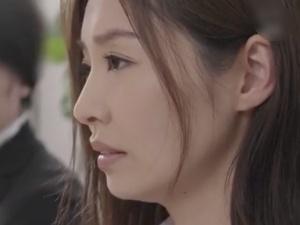 【NTR】「最近うるさいのよ…旦那が…」心のスキマに入り込んできた青年によって人妻OLは「女」を取り戻してしまう！！