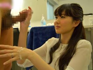 ＜限定AVデビュー＞「何をしたら良いのでしょう…」清楚で美人で美脚な人妻さんが生々しい他人棒を前に恥じらいながら・・・