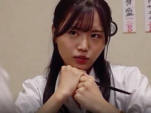 「まだ話し足りないんですぅ！！」後輩女子の愚痴を聞いてたら終電逃した！！始発まで彼女の家で飲み直すことになったのだが…