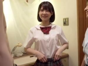 【素人企画】「声出していいよ♡」童貞おじさんをガチ美少女コンビが食べちゃう神企画！！ハーレムプレイにウブなチンポは…