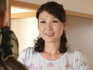 ＜嫁の母＞嫁より綺麗なお義母さんの方が大好き！！五十路の魅力に取り憑かれた青年はすきあらば体を求めてしまう