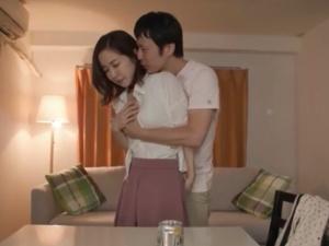 「大きい声出すよ…！？」彼女よりも魅力的なお義母さんに後先考えず襲いかかる！！しかし女もまた実のところ欲求不満であり…