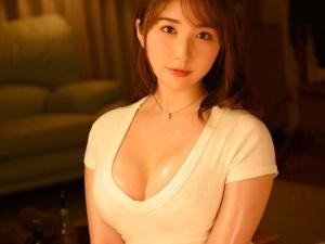 「初めまして、みなみと申します…」出張メンエス呼んだら宝くじ級の大当たり！！人妻らしく、フェロモンもプンプンさせていて…
