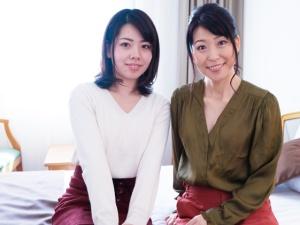 「まさか、親子ですよ♡」姉妹のような美人母娘をナンパ捕獲！！ママの大胆フェラに驚いた娘は発情し、交互に他人棒をハメる！！