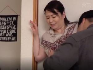 【嫁の母】「お義母さん…！！」抑えきれないこの衝動！！嫁そっちのけでそのムチムチと完熟したボディにむしゃぶりついて…